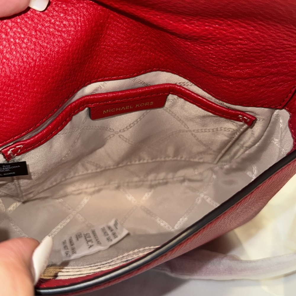 New & Authentic Michael Kors mini shoulder bag - Picture 11 of 14